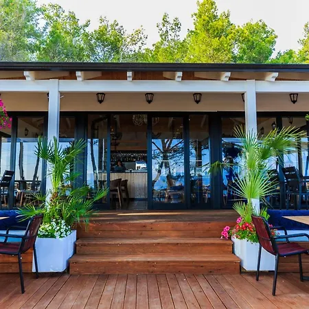 Ecuador Resort Zverneci