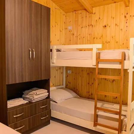 אתר נופש Ecuador Zverneci