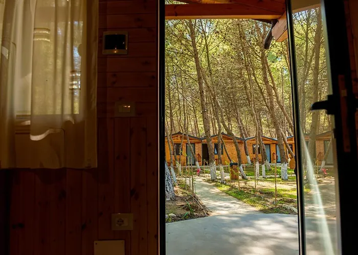 Ecuador Resort Zvernec