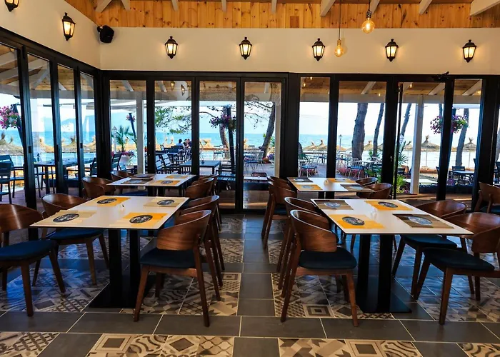 Resort Ecuador Zvernec